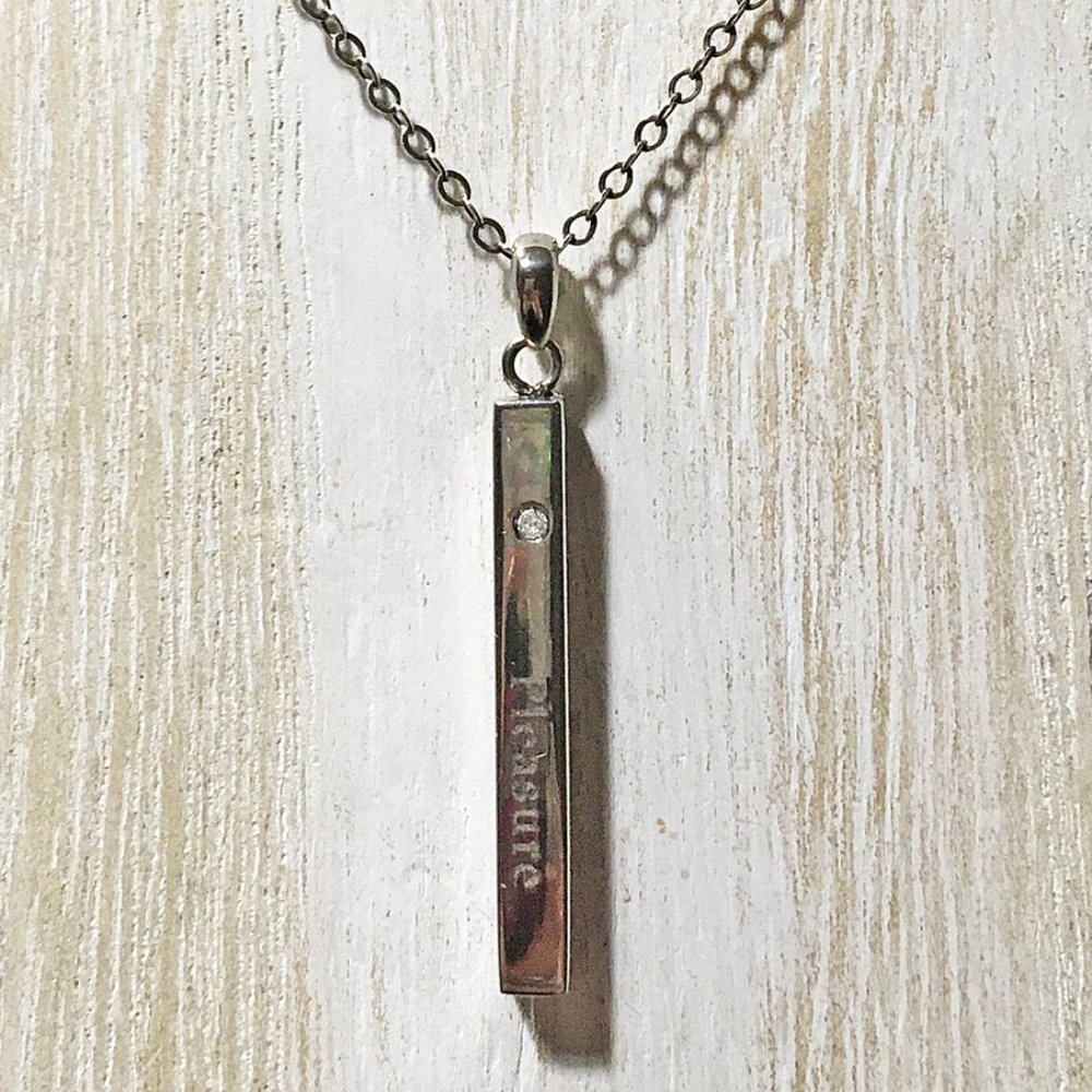 AUTHENTIC BLOOM NYC FINE TITANIUM BAR "PLEASURE" PENDANT SMALL DIAMOND ACCENT
